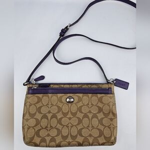 Coach Peyton Signature Swingpack With Pop Up Pouch - Khaki/Violet F52175